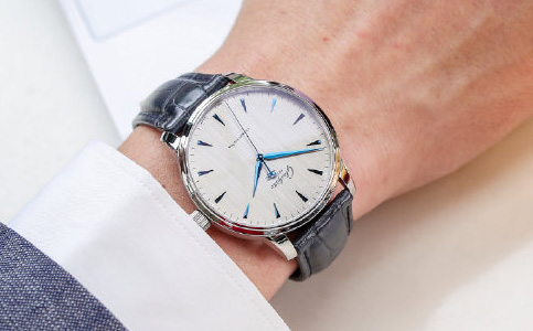 棗莊市格拉蘇蒂手表維修地址