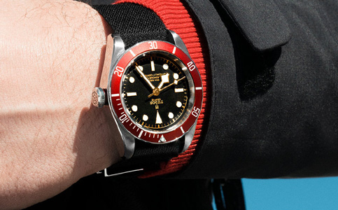 青島帝舵官方維修中心（帝舵手表表帶受損的操作步驟以及維護(hù)方法）