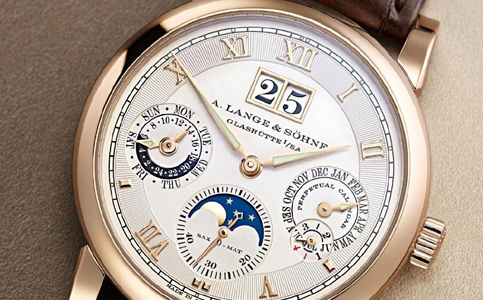 朗格全國維修點查詢電話（朗格手表星期盤錯亂的修復秘籍）