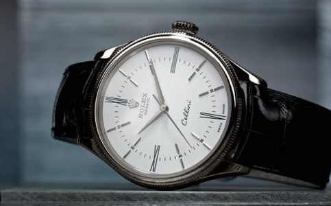 勞力士官方維修中心(保養(yǎng)勞力士手表的表帶的步驟)