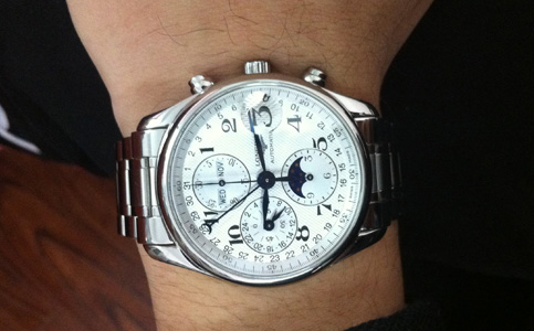 浪琴手表售后維修電話（浪琴手表磕碰后的處理技巧）