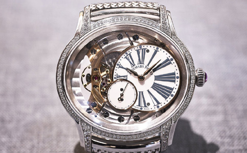 愛彼手表售后服務維修熱線（處理愛彼手表偷停問題的方法）