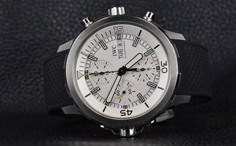 萬國特約保養（處理萬國手表劃痕的方法）