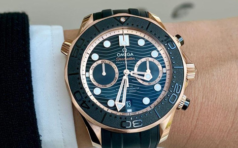 歐米茄官方維修中心電話(歐米茄手表表盤生銹的解決辦法)